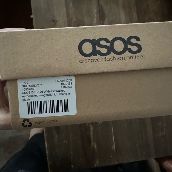 ASOS DESIGN Wide Fit Walked embellished slingback high shoes in silver - Picture 2 of 4